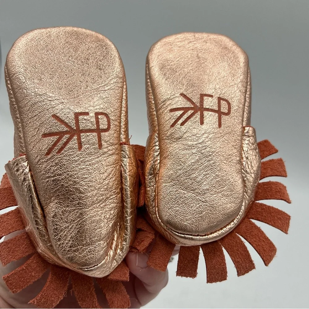 Freshly Picked Baby Moccasins Rose Gold Metallic Fringe Leather Toddler Sz 3 EUC